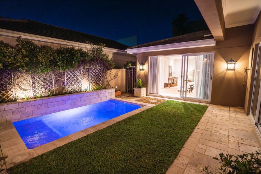 To Let 4 Bedroom Property for Rent in Sunset Links Western Cape